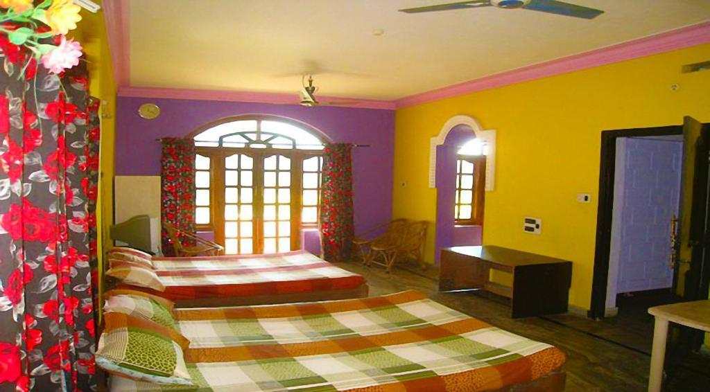 Hotel Sri Devi Comforts Chikmagalur Bagian luar foto