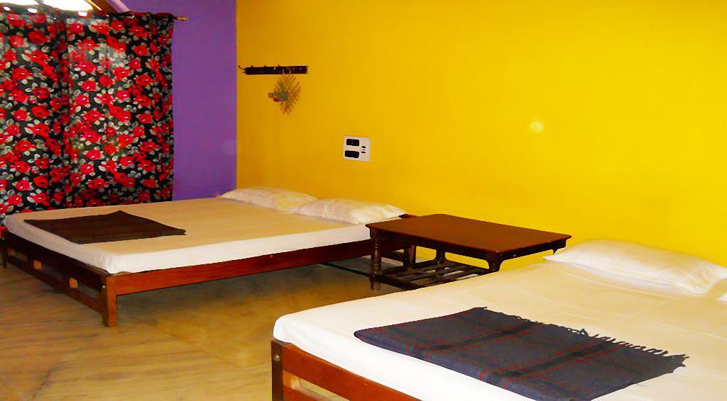 Hotel Sri Devi Comforts Chikmagalur Bagian luar foto